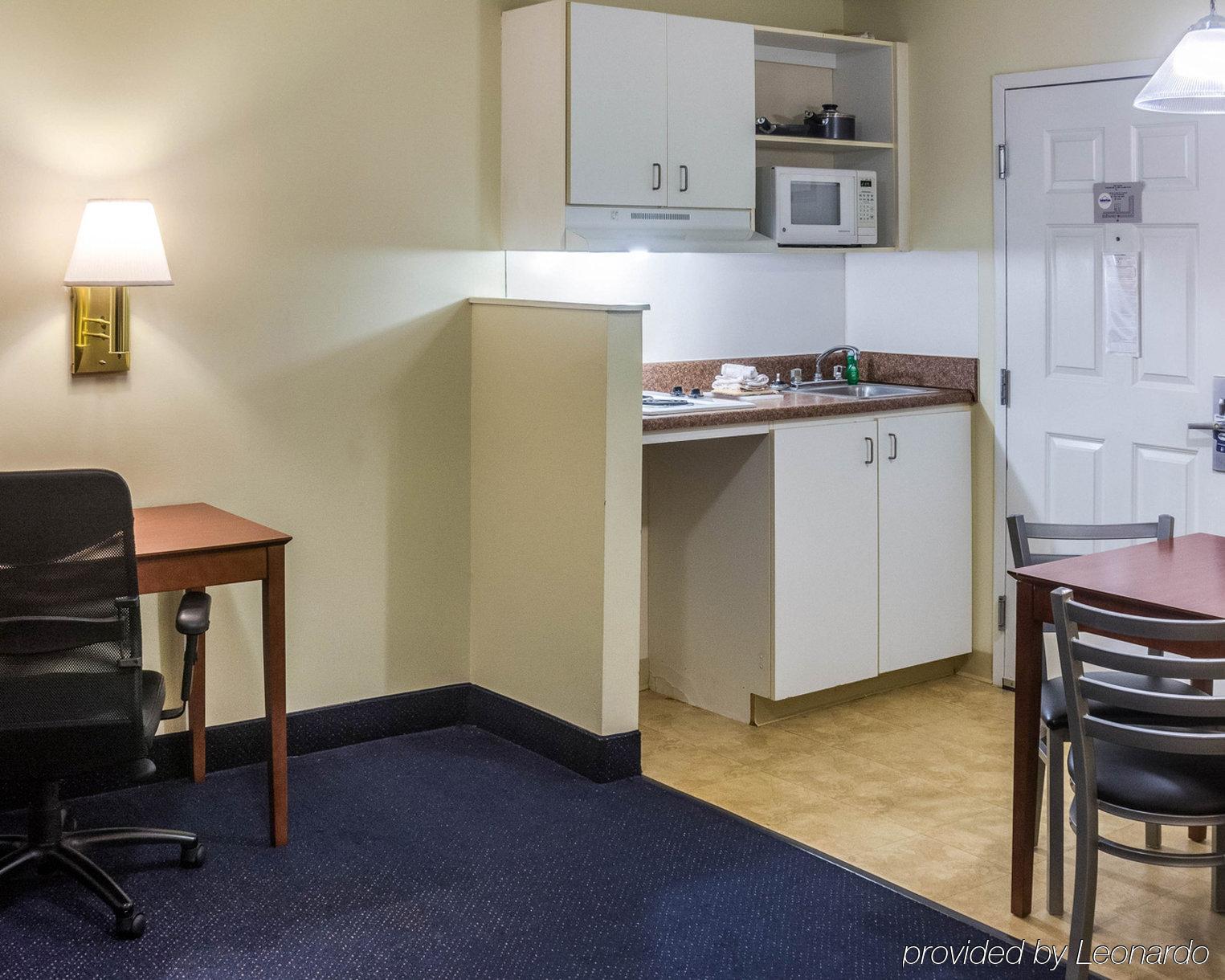 Studio 6-Hampton, Va - Langley Afb Area Exterior photo